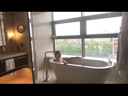 ❤️ Napakalaking babe madamdamin jerking off ang kanyang puki sa banyo ❤❌ Fucking sa amin ❌️